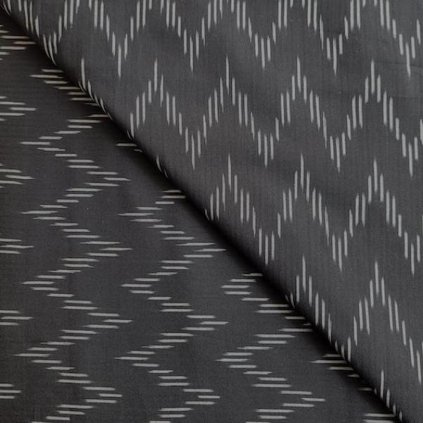 Ikat Stoff aus Indien – BLACK ZIGZAG